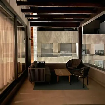 Modern Luxury Penthouse, 15 Minutes Marbella Apartment *