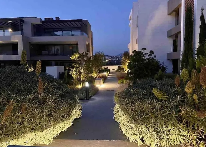 Modern Luxury Penthouse, 15 Minutes Marbella 公寓 埃斯特波纳