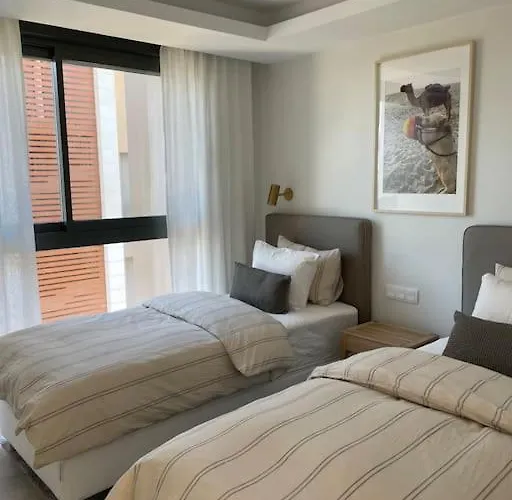 Modern Luxury Penthouse, 15 Minutes Marbella 公寓 *